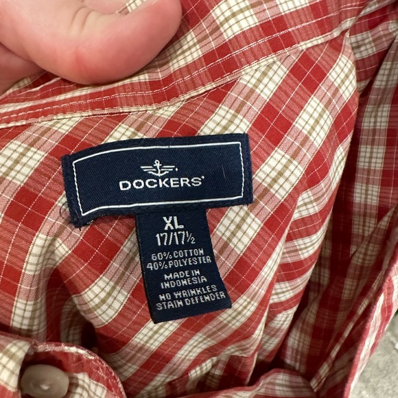 Men’s Dockers XL Red Plaid Short Sleeve Button Up Shirt - Picture 4 of 5